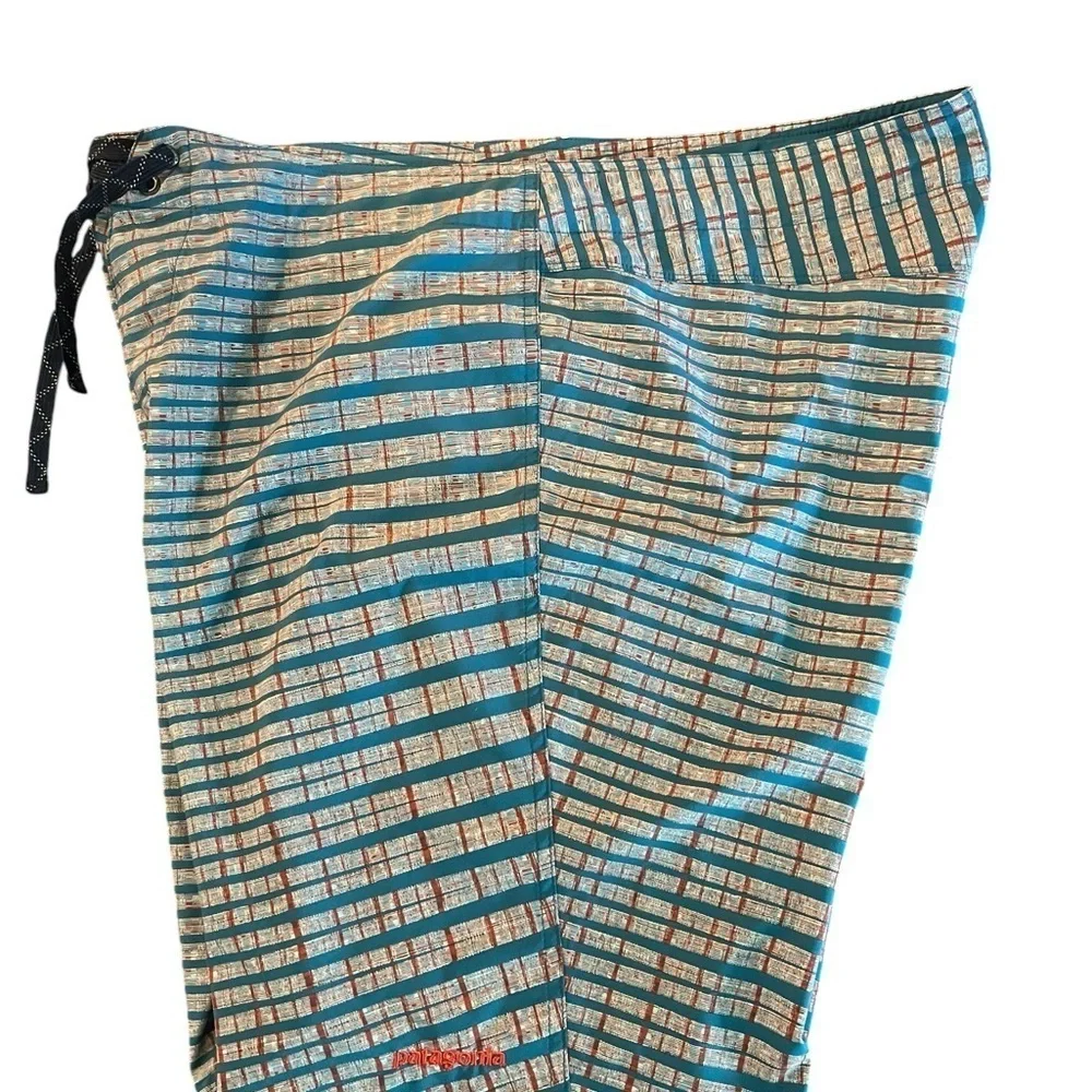 PATAGONIA MEN’S SWIM TRUNKS TEAL AND RUST ABSTRACT PATTERN SIZE 38